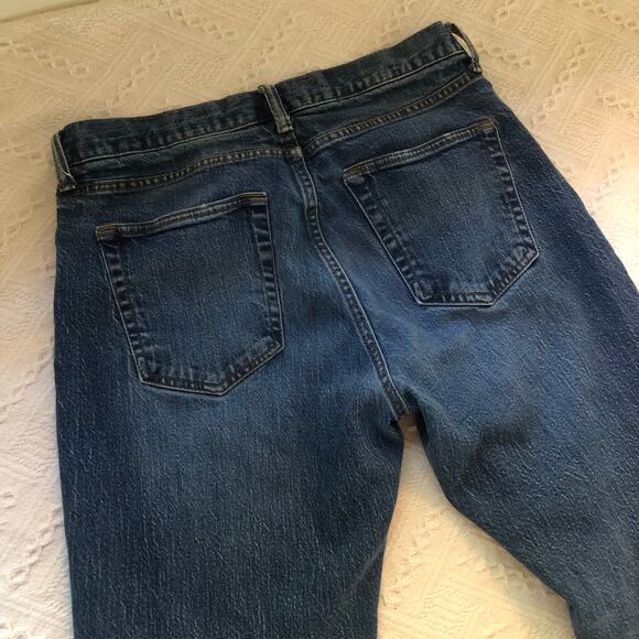 Gap Athletic Fit Blue Jeans Mens 30x32 Mid Rise Tapered Blue Denim Medium Wash - Picture 4 of 6